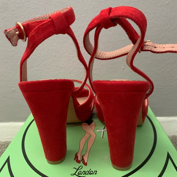 Lulu Hun Red Sandals - Picture 3 of 6